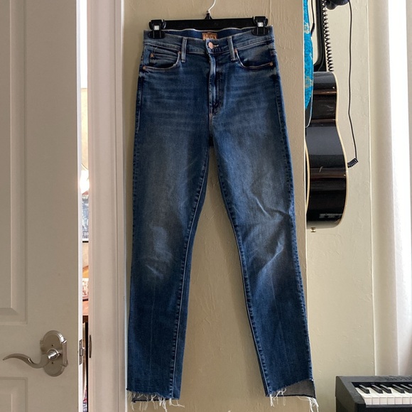 MOTHER DENIM/ The Stunner Zip Ankle Step Fray/ Walking On Coals/ Stretch Denim - Picture 2 of 16